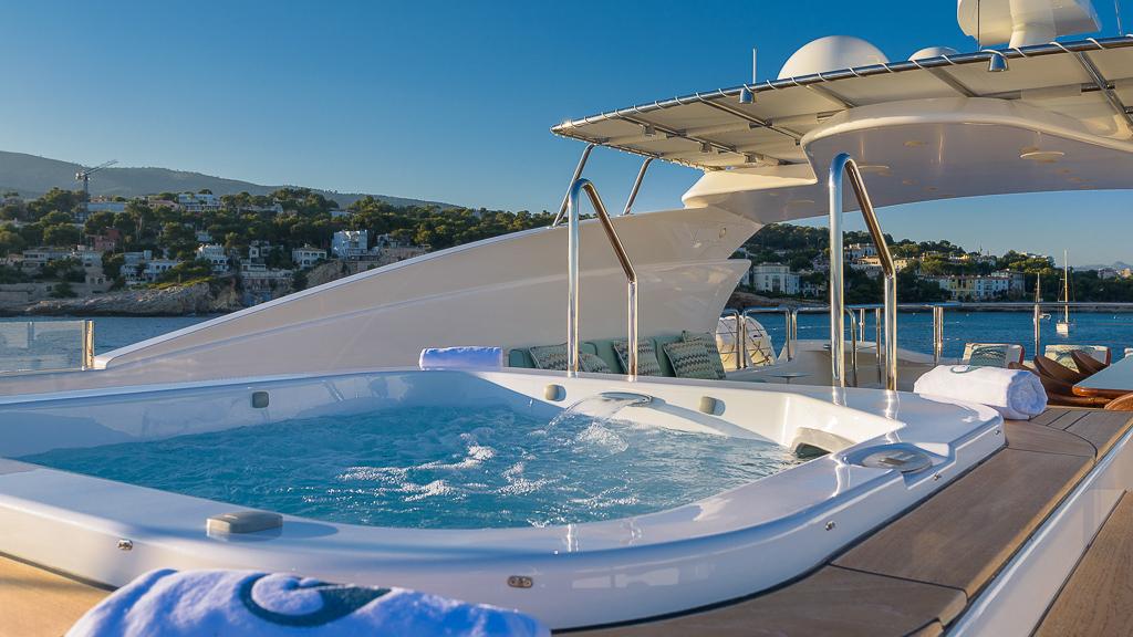 Jacuzzi on the sundeck