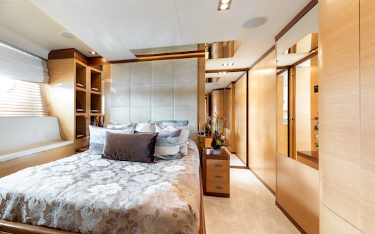 6 spacious cabins