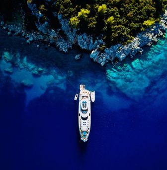 Five good reasons why you should charter a yacht