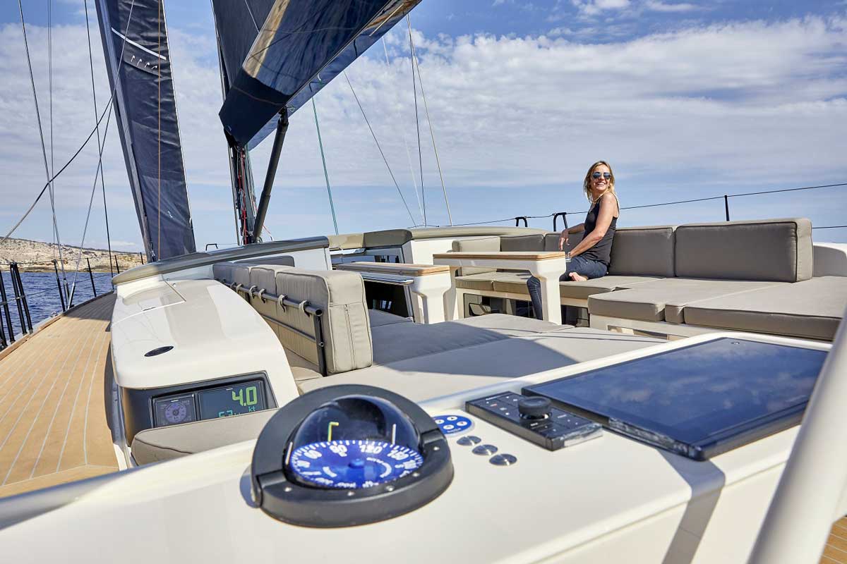 Elegant and comfortable sitting deck area