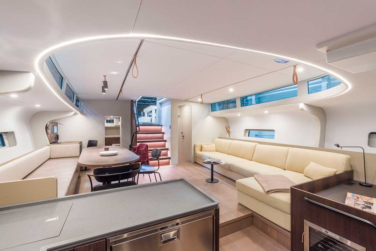 Spacious and super bright saloon