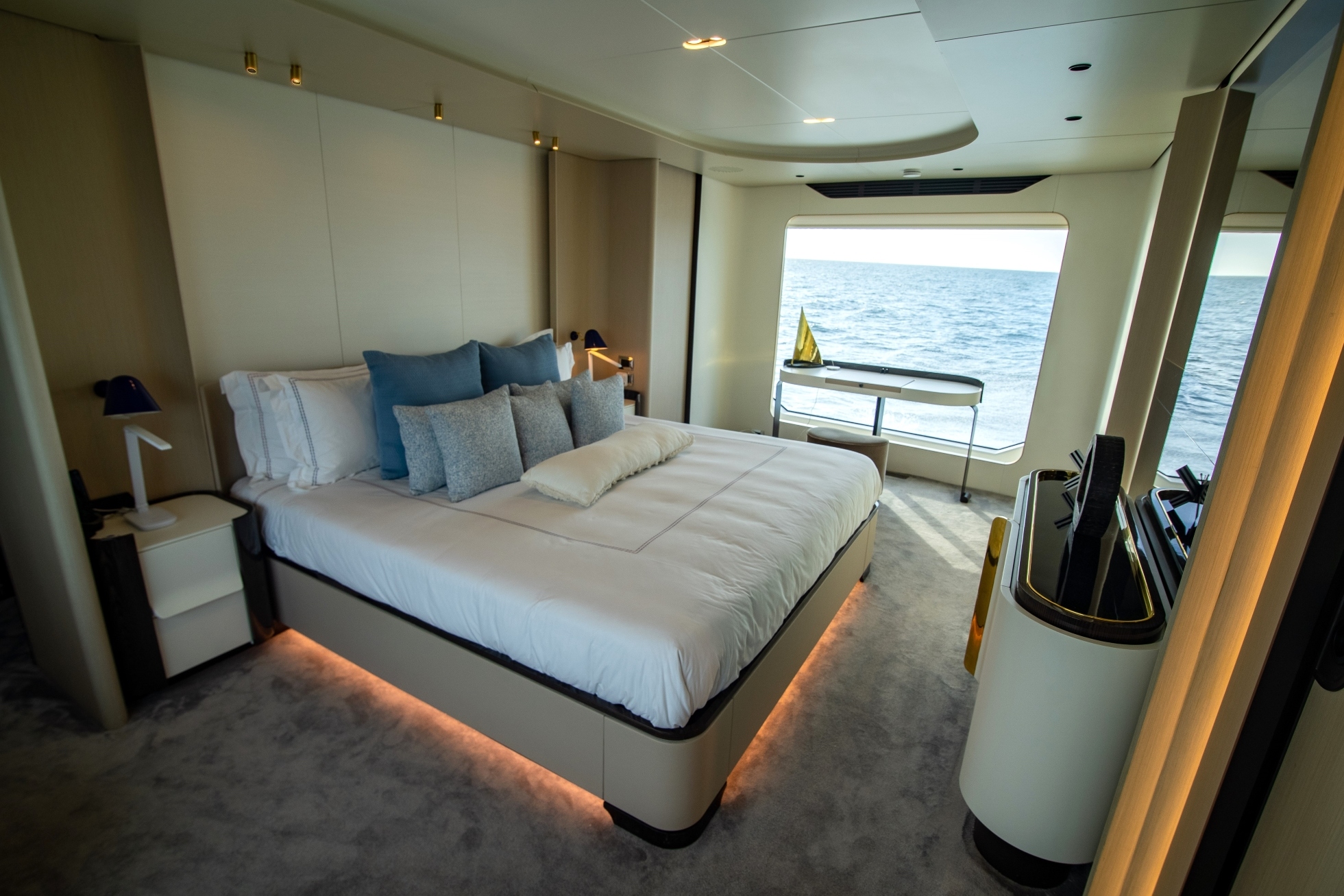 Fully equipped master cabin on main deck 