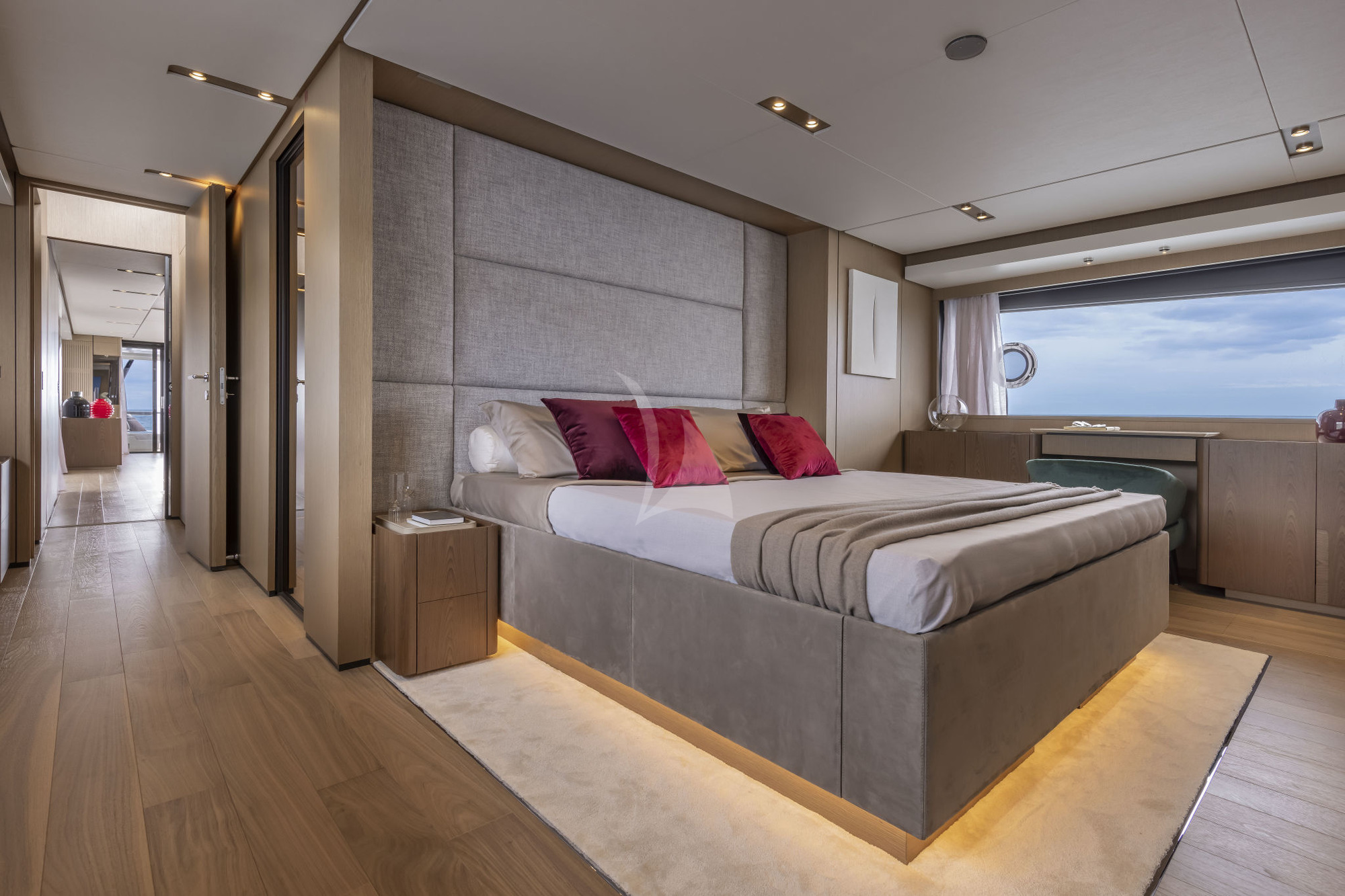 5 spacious and comfortable cabins
