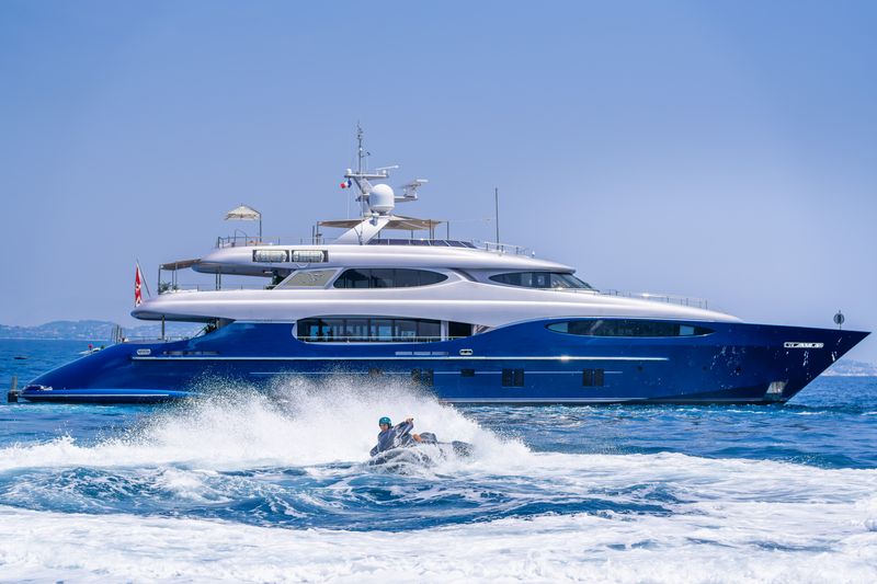 M/Y HATT MILL Special offer in June 2025!