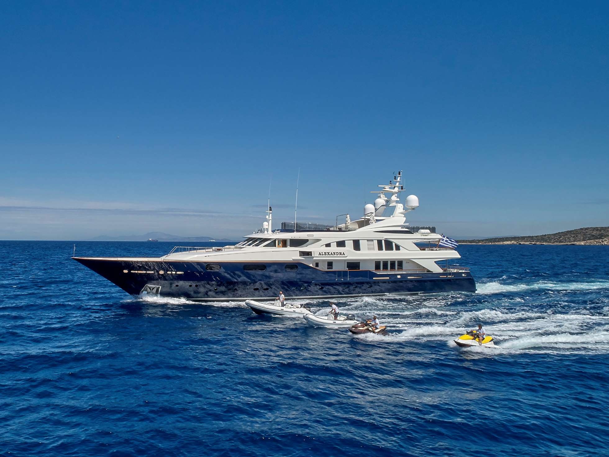 Sanlorenzo Yachts For Charter