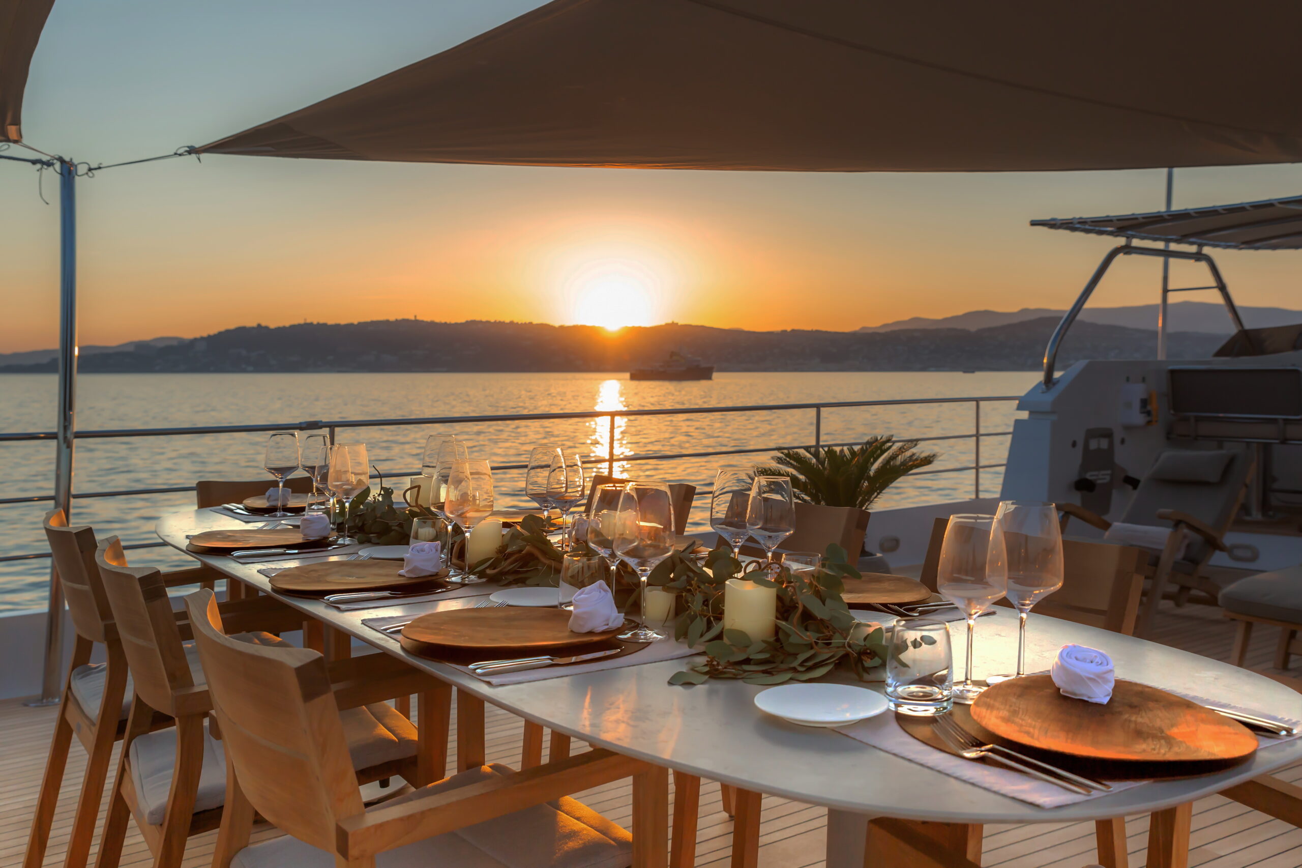 Huge salon and plenty of deck space