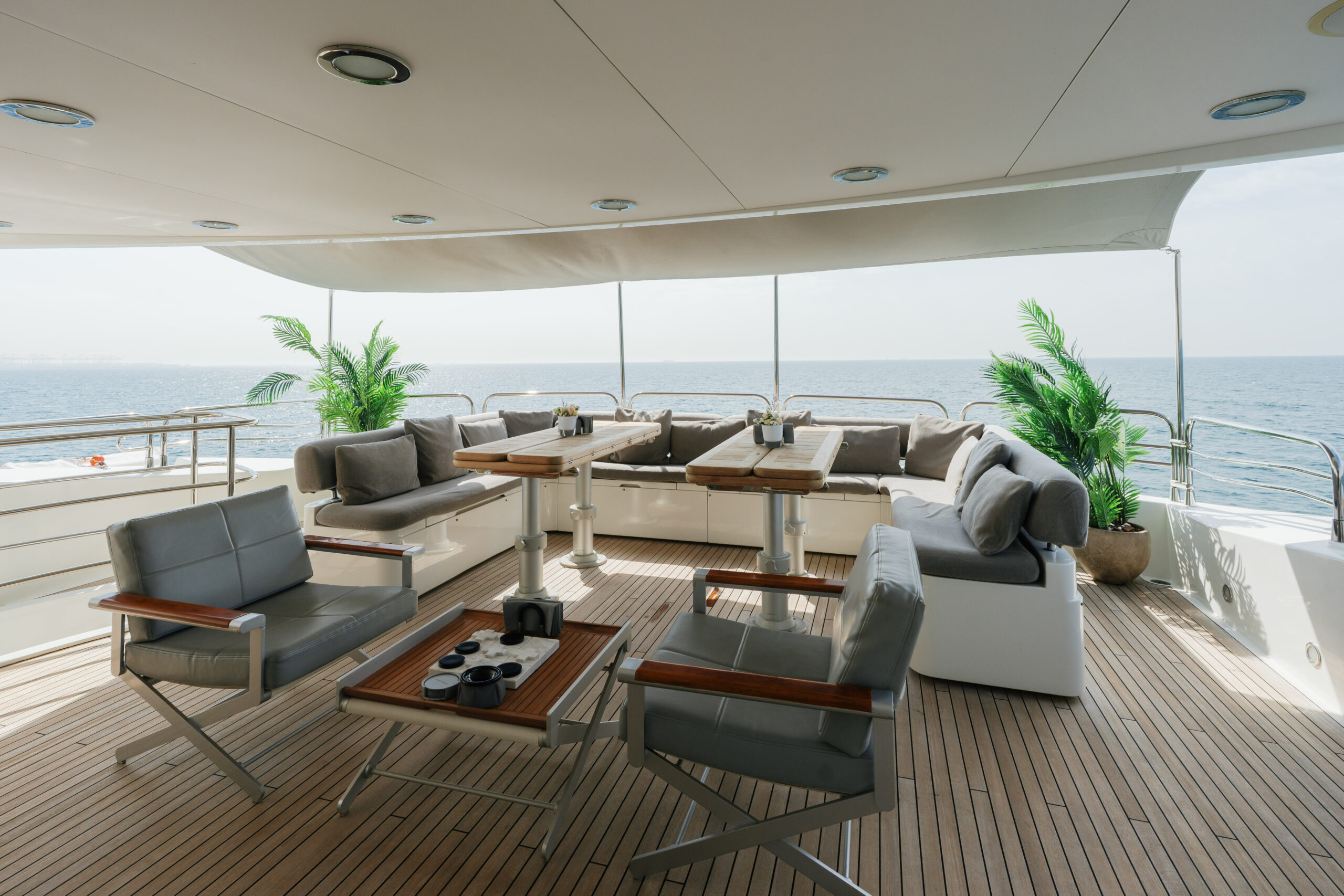 Tri-deck layout offering multiple spaces